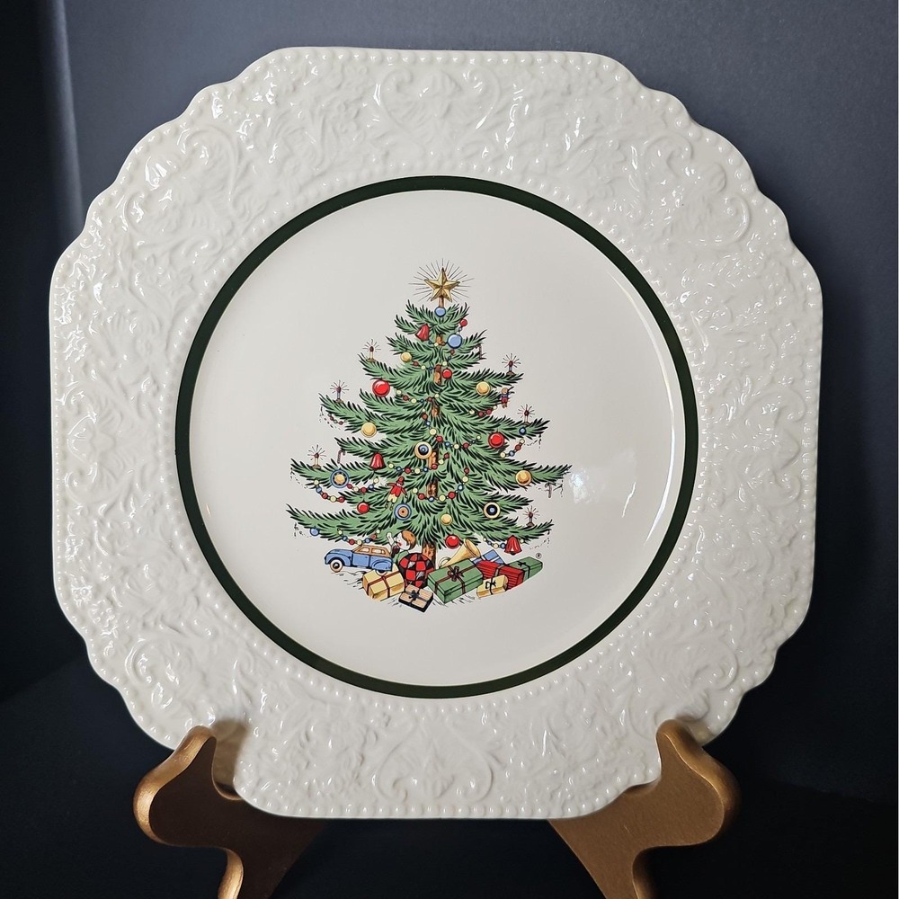 Cuthbertson Original Christmas Tree Embossed Square 8.25" Decorative Plate